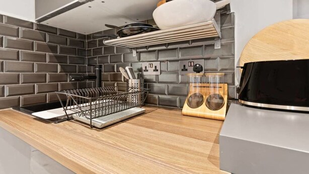 Unclassified image, 1 of 25, button - Designer 1 Bed apt W/terrace Sleeps 3 in Camden (London)