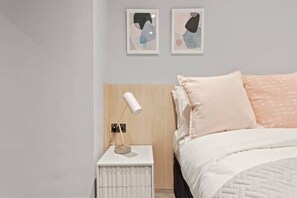 1 makuuhuone, työpöytä, kannettavalle tietokoneelle sopiva työtila