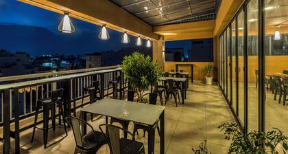 Cherry Hotel and Apartment