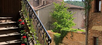 Rent large and beautiful house in the heart of historic old Cahors