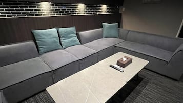 ロイヤルD 禁煙 | 1 室のベッドルーム、WiFi (無料)、ベッドシーツ