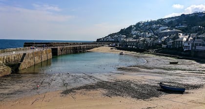 The Garden Room 'Bijou for Two'