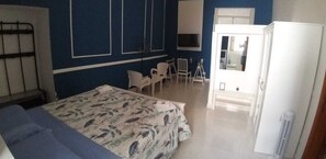 3 bedrooms, bed sheets