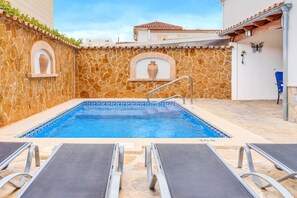 Pool - Vacation Home "Villa Pintor" with Sea View, Mountain View, Balcony and Pool (Port de Pollença)