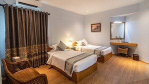 Deluxe Double or Twin Room | WiFi (free), bed sheets - Ever Treasure Hotel (Mandalay)
