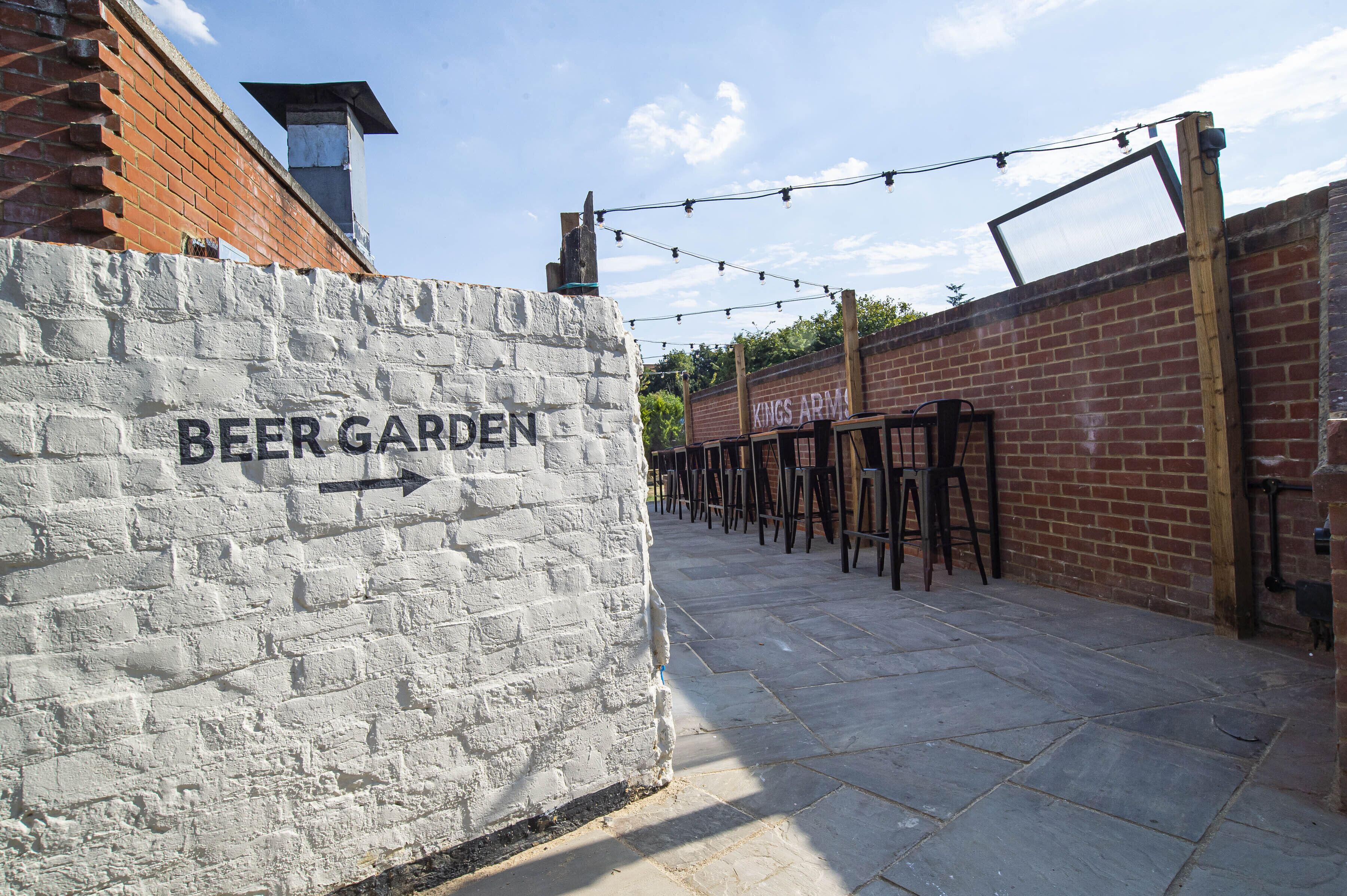 Photo - Kings Arms Hotel