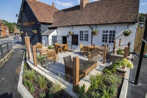 Exterior - Kings Arms Hotel (Stansted)