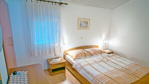Room - Apartments Erika, (16288), Novalja, hr (Novalja)