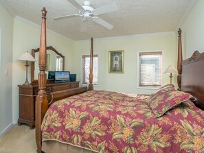 3 bedrooms, iron/ironing board, internet - Spacious, beautifully decorated ocean block condo. (Ocean City)