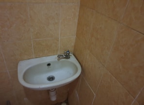 Chambre Standard | Lavabo de la salle de bain