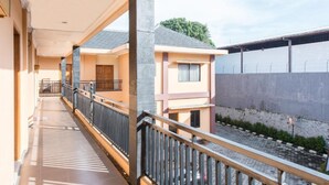 Exterior - Hotel 68 Lembang (Lembang)