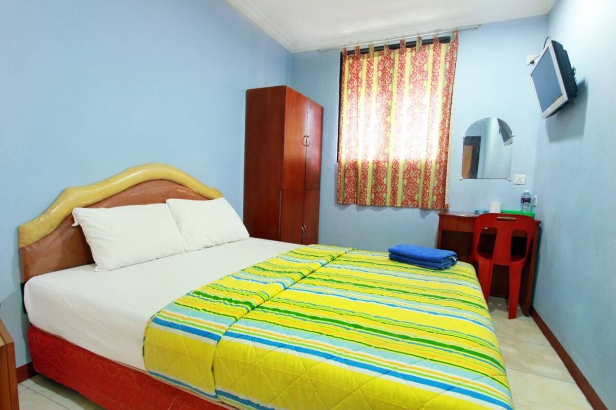 Habitación superior | Escritorio, wifi gratis, ropa de cama