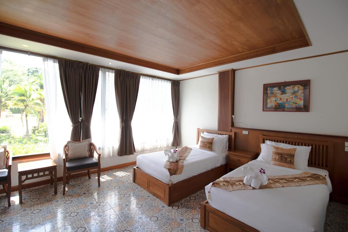 1 bedroom, desk, free WiFi, bed sheets