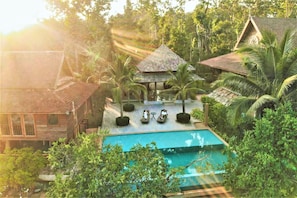 Outdoor pool - Royal Train Garden Resort (Hang Dong)