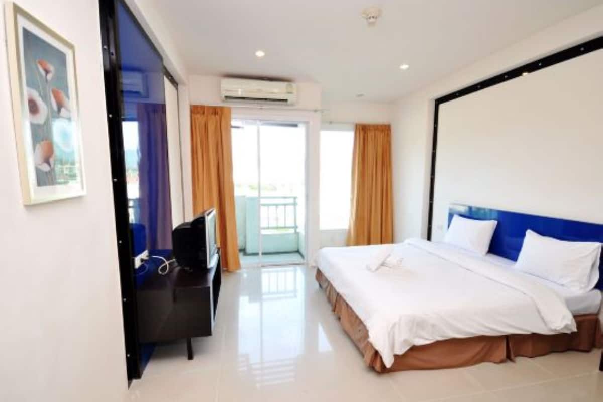 Superior Room | Desk, free WiFi, bed sheets