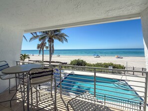 Outdoor dining - Island Time: Open July 7 - 10! (Longboat Key)