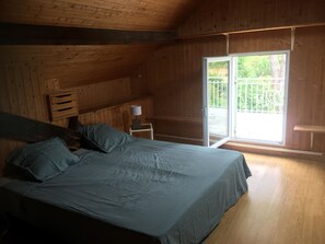 6 Schlafzimmer, Bügeleisen/Bügelbrett, WLAN