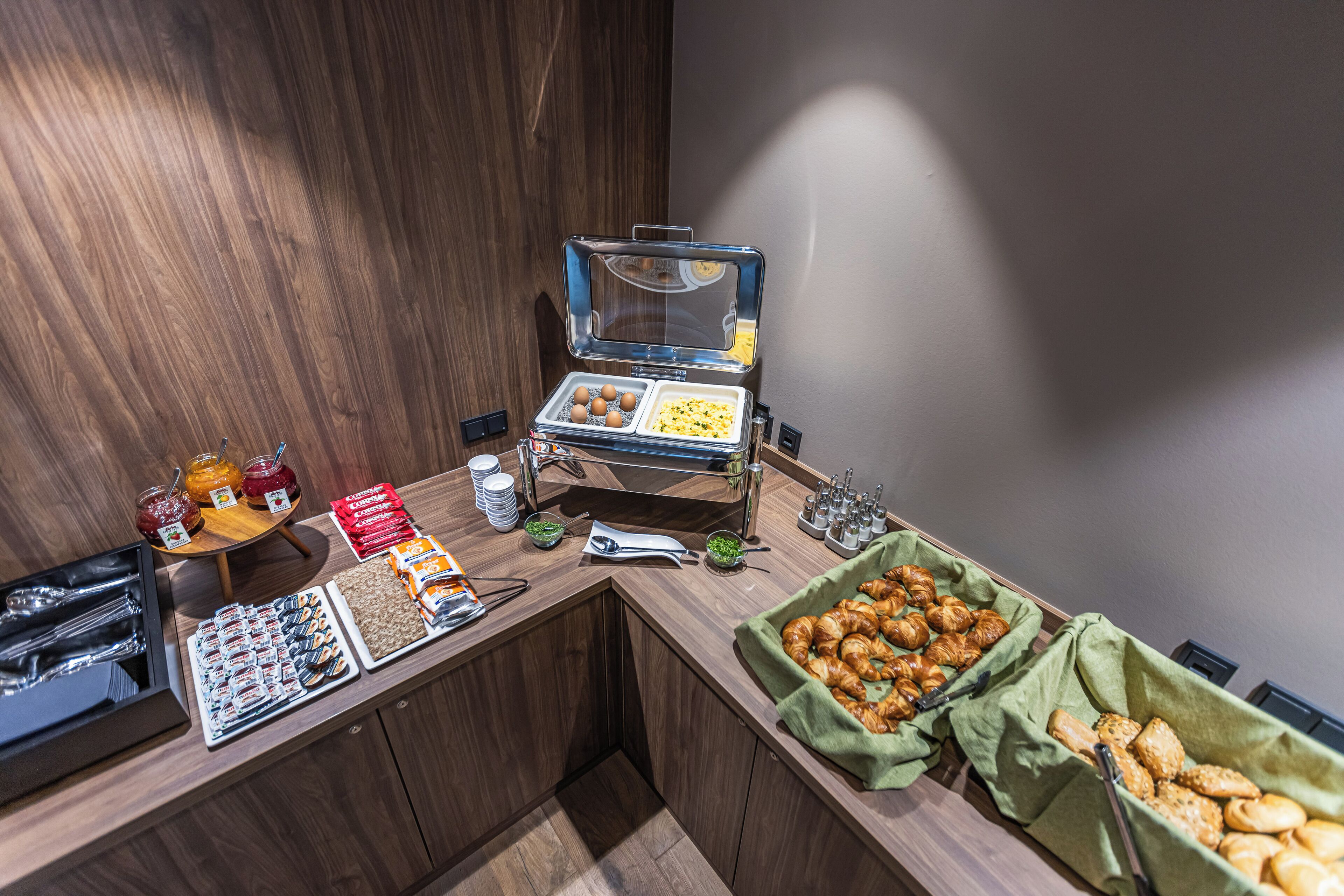 daily buffet breakfast (eur 15 per person)