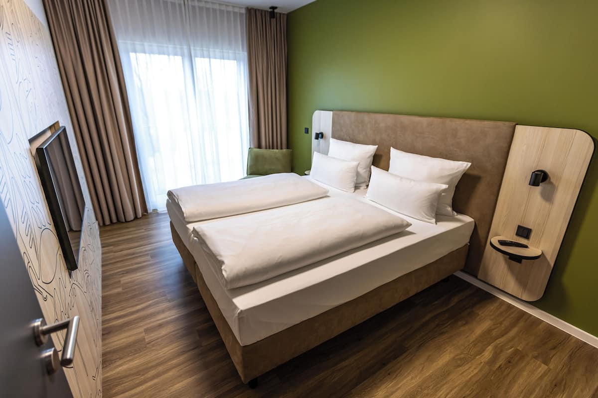 1 camera, biancheria da letto ipoallergenica, una scrivania