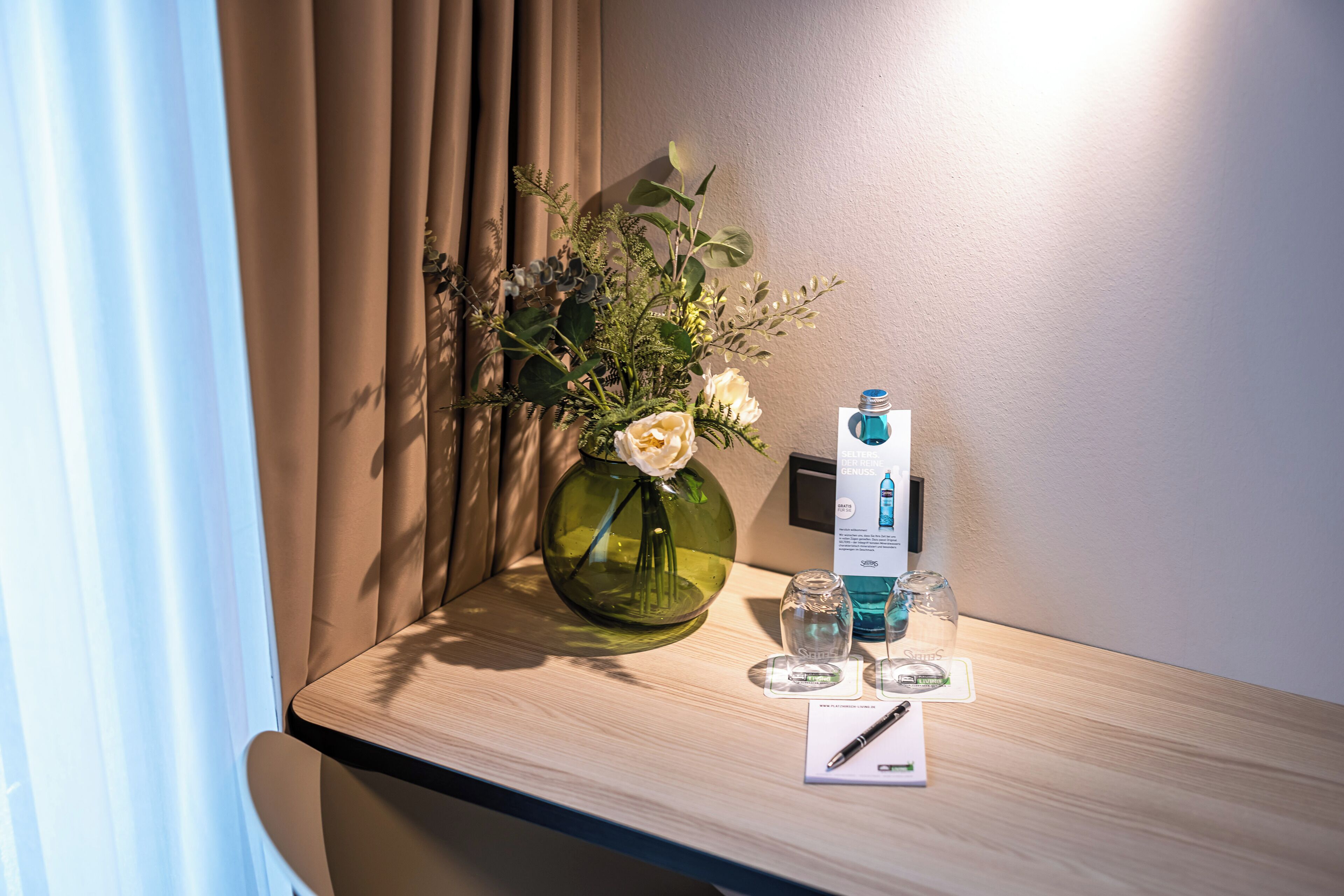 1 bedroom, hypo-allergenic bedding, desk, laptop workspace