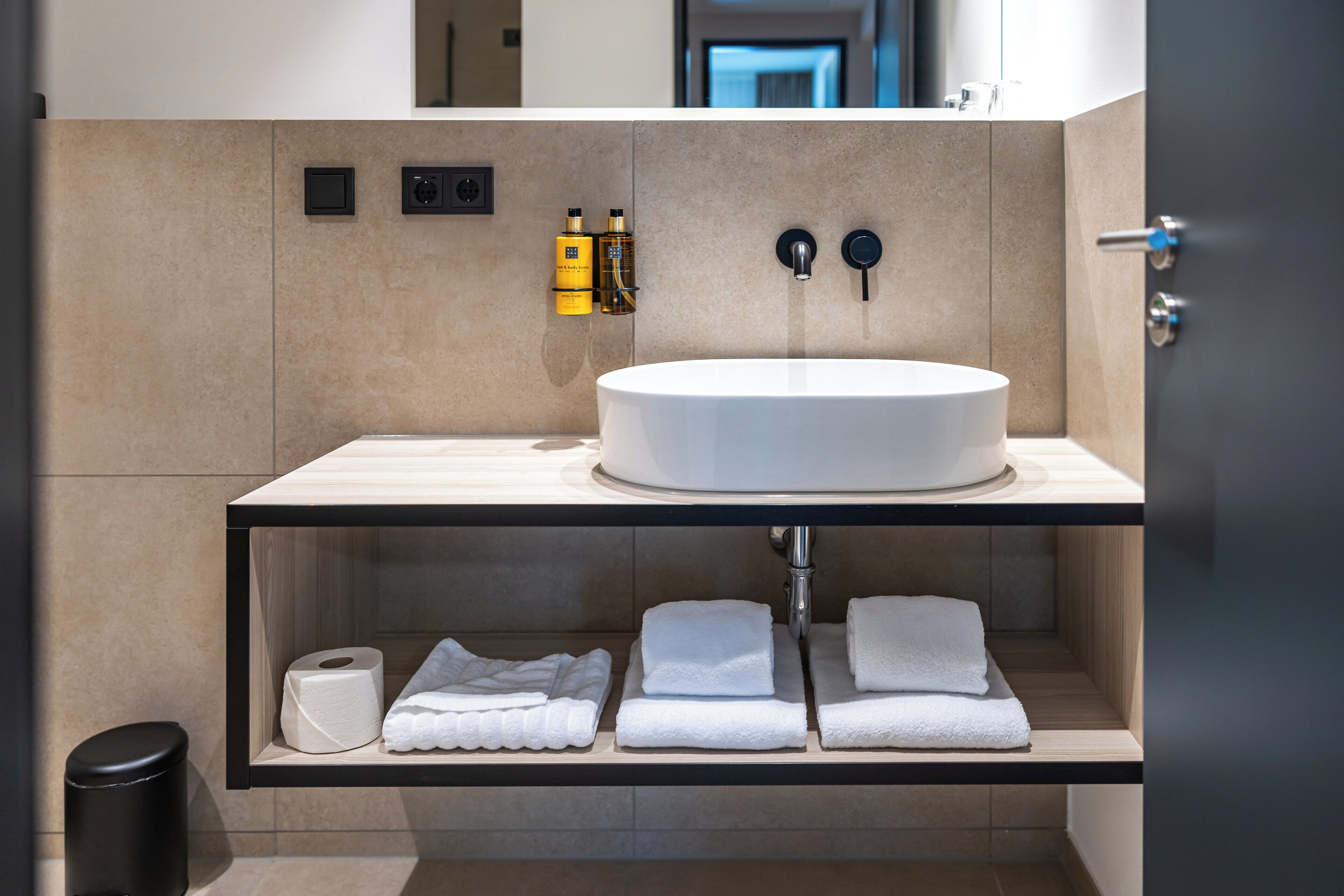 standard suite | bathroom | shower, hair dryer, towels, soap