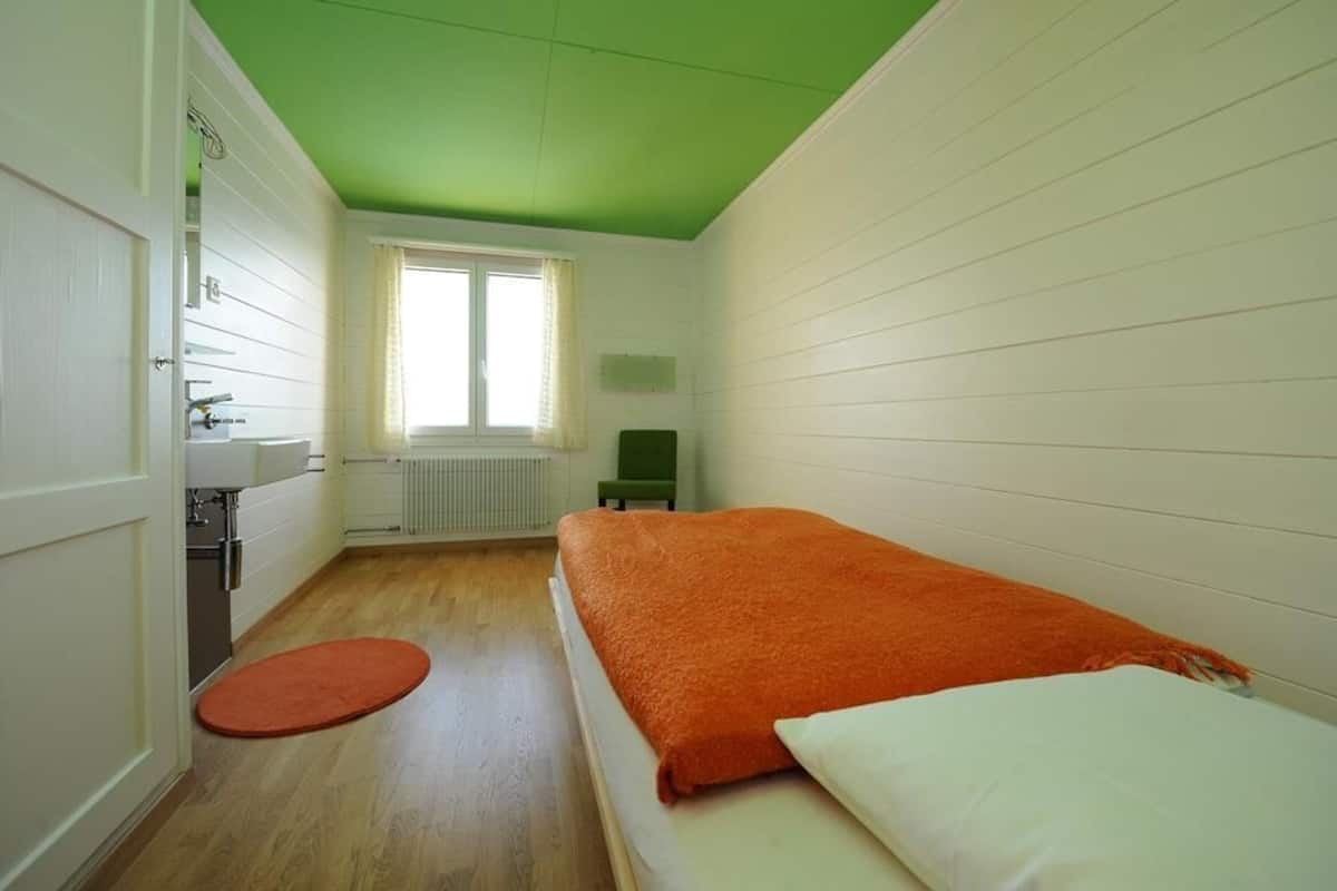Eenvoudige eenpersoonskamer, gedeelde badkamer | Gratis wifi