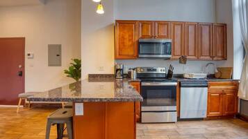 Fridge, microwave, oven, stovetop