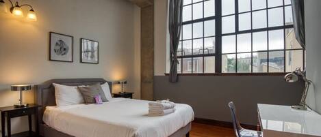 2 habitaciones, tabla de planchar con plancha, wifi y ropa de cama