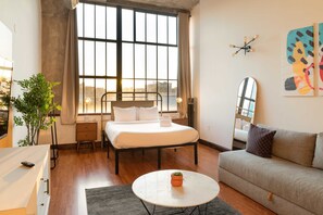 1 bedroom, iron/ironing board, WiFi, bed sheets - Sosuite | Studio w W/D, Gym, On-Site Restaurant (Philadelphia)