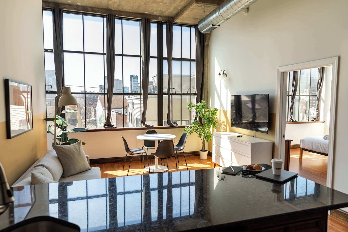 Sosuite | 2BR Apt w W/D, Gym, On-Site Restaurant