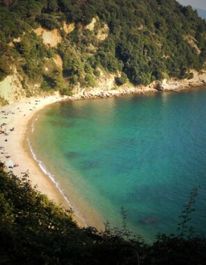 På stranden og strandhåndklær
