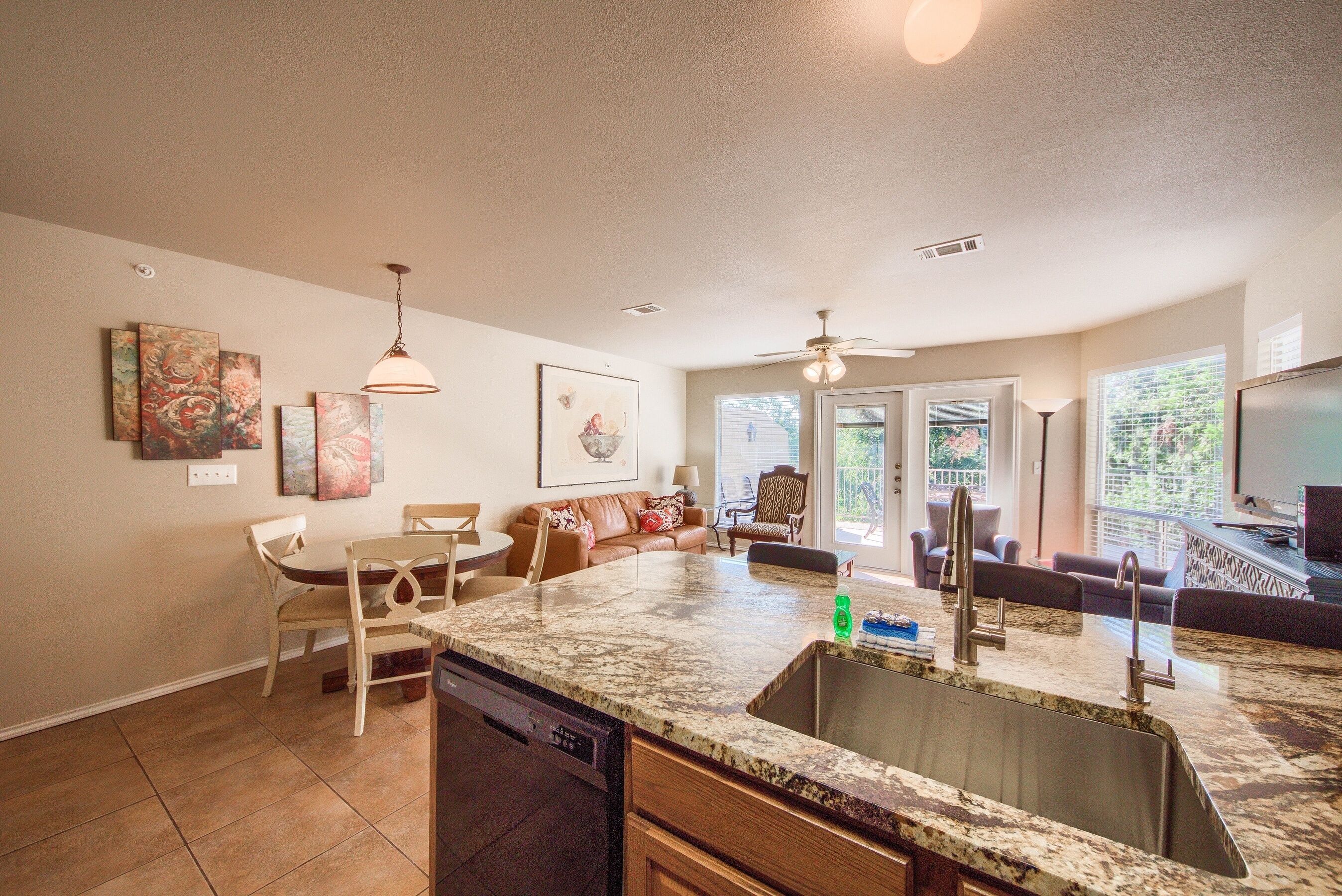 Condo, 3 Bedrooms | Private kitchen | Fridge, oven, coffee/tea maker, toaster