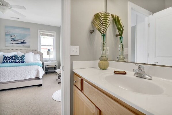 3 bedrooms, iron/ironing board, WiFi