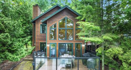 Lake Charlevoix Memories/Lakefront| Private Dock | close to Castle Farms