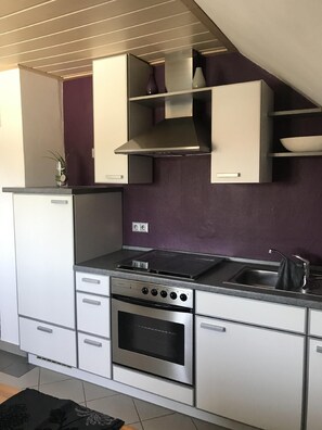 Fridge, microwave, oven, coffee/tea maker