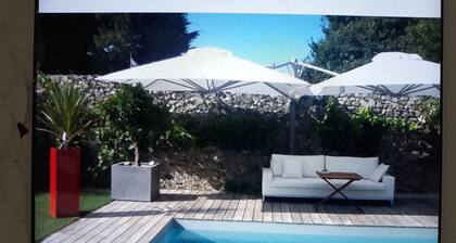 Grande maison contemporaine en centre-ville