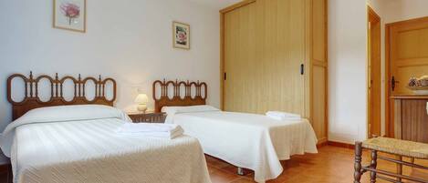 3 Schlafzimmer, Zimmersafe, Bügeleisen/Bügelbrett, kostenloses Internet