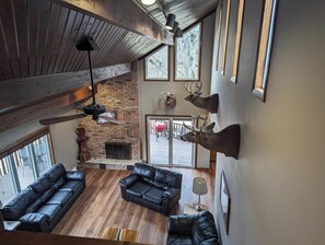 TV, fireplace, video games, DVD player - Escape to Serenity at The Covered Bridge Hideaway-The Perfect Vacation Rental!
 (Fennimore)