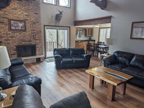 TV, fireplace, video games, DVD player - Escape to Serenity at The Covered Bridge Hideaway-The Perfect Vacation Rental!
 (Fennimore)