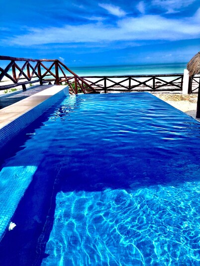 Casa Libelula Beachfront House