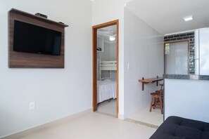 2 عدّة غرف نوم وواي فاي وملاءات أسرّة