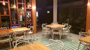 Se sirven desayunos, almuerzos y cenas