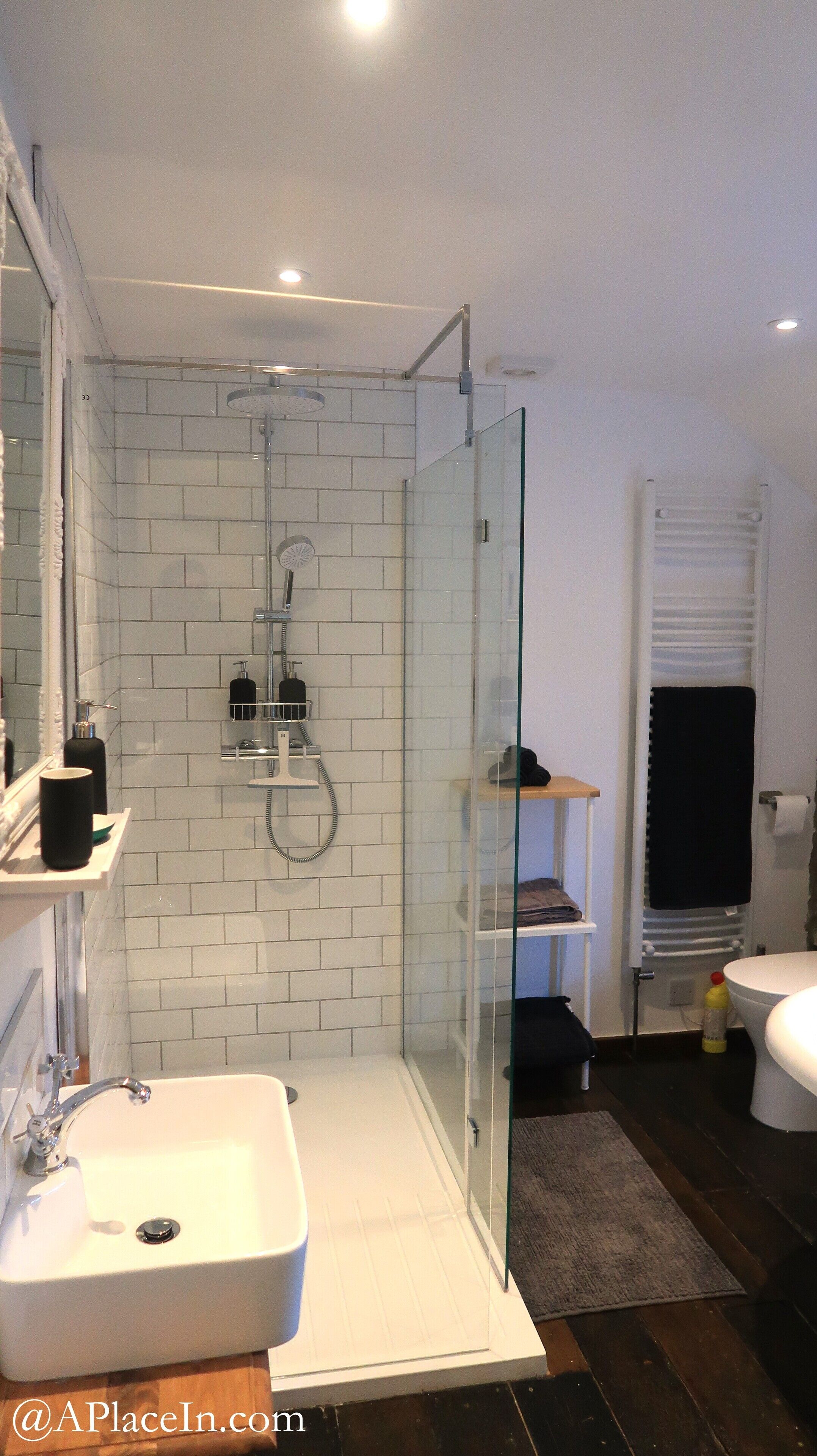 Combined shower/bathtub, hair dryer, towels, soap