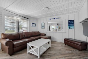 Apartment (Sunset Escapes A (3/1)) | Wohnzimmer | Fernseher