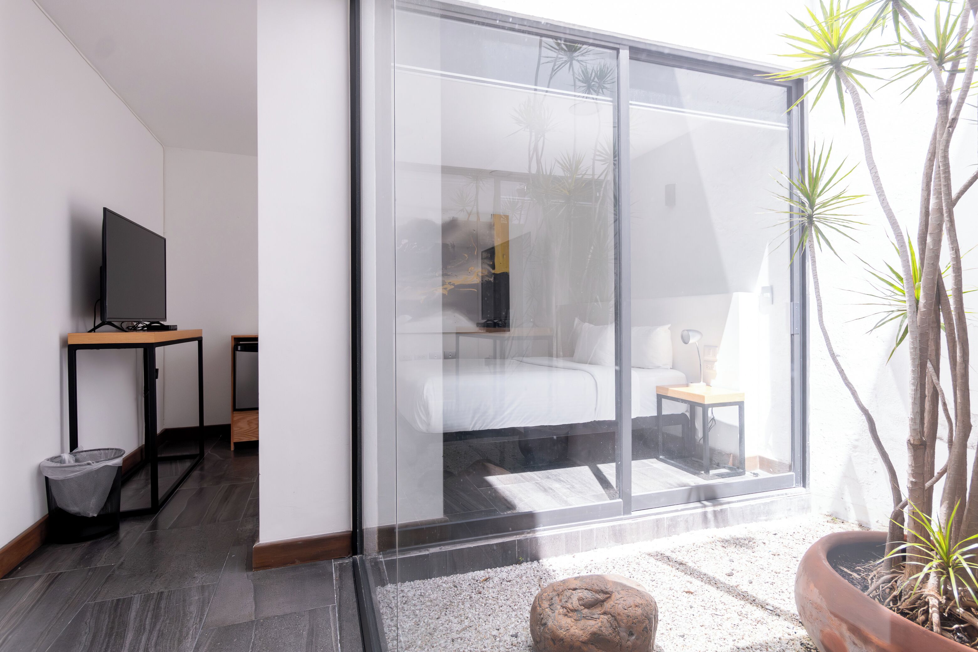 standard suite | 1 bedroom, soundproofing, bed sheets