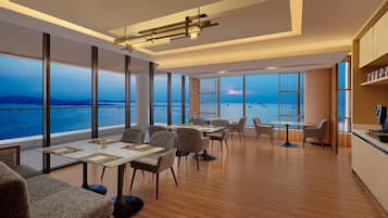 雞尾酒酒吧、海洋景、天天營業