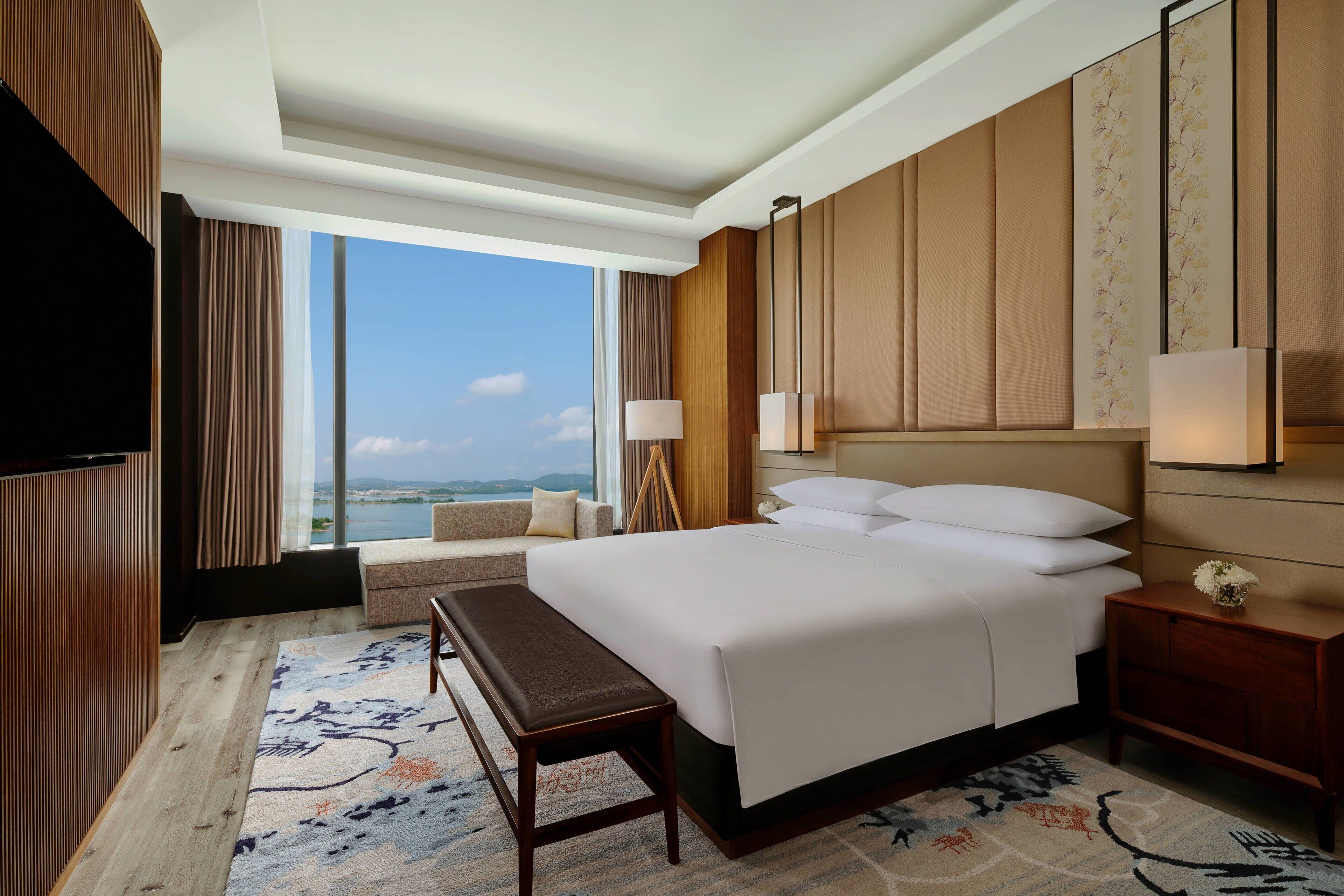 executive suite, 1 bedroom, non smoking | 1 bedroom, premium bedding, minibar, in-room safe