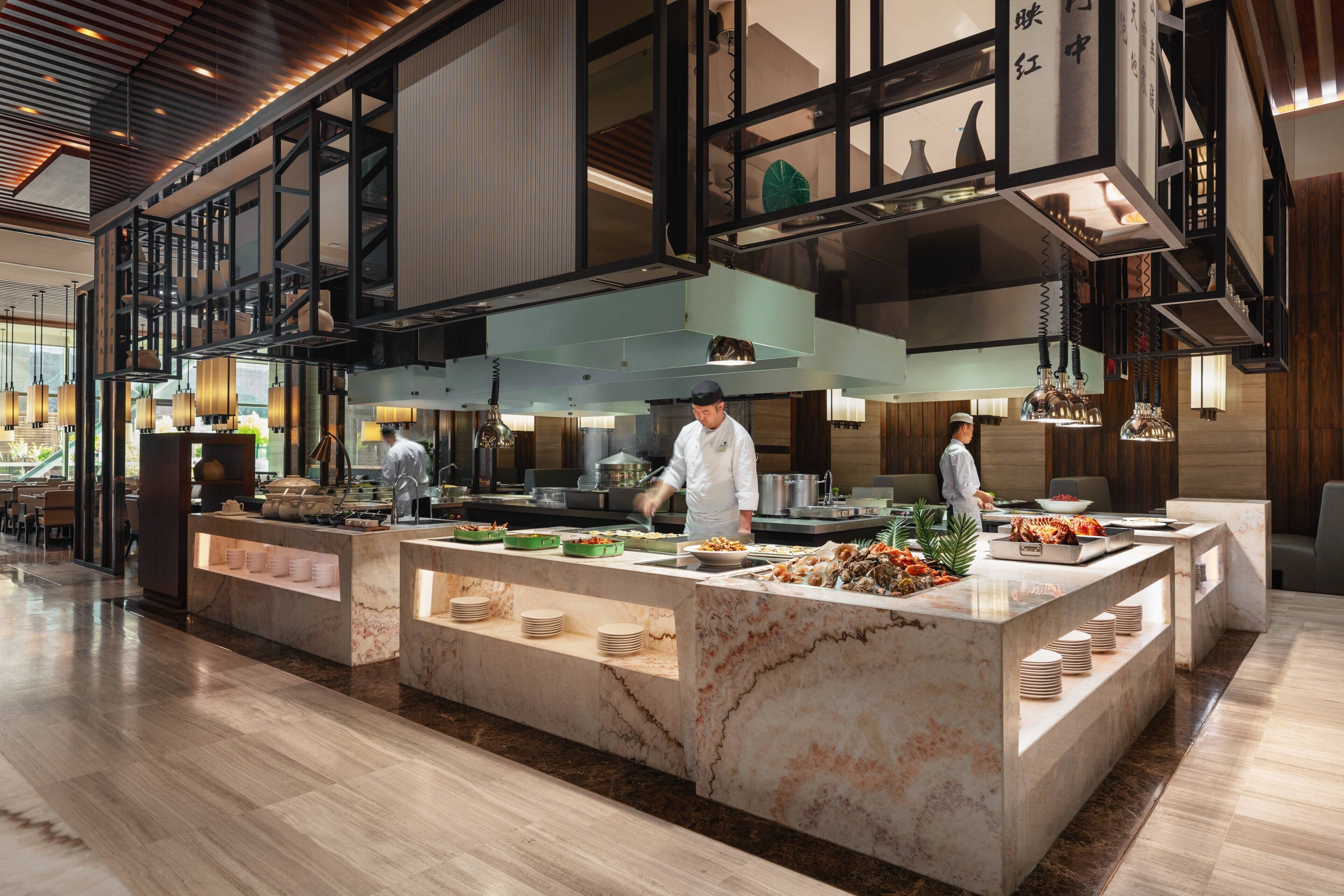 每日供应自助式早餐（每人 CNY 168）