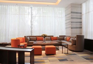 Lobby sitting area - Delta Hotels by Marriott Kunming (Kunming)