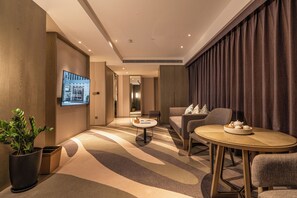 Suite, 2 Bedrooms, City View (Kids Suite) | Minibar, in-room safe, individually decorated, individually furnished - Delta Hotels by Marriott Kunming (Kunming)